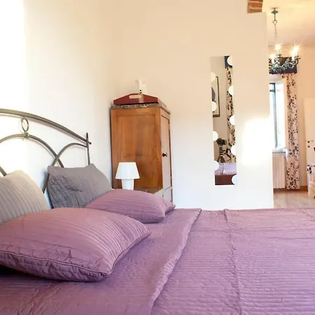 לינה וארוחת בוקר Maison Dei Miracoli 2*